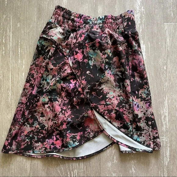 Lululemon Hotty Hot High-Rise Skirt LONG - Stencil Blossom Red Multi - Picture 7 of 9